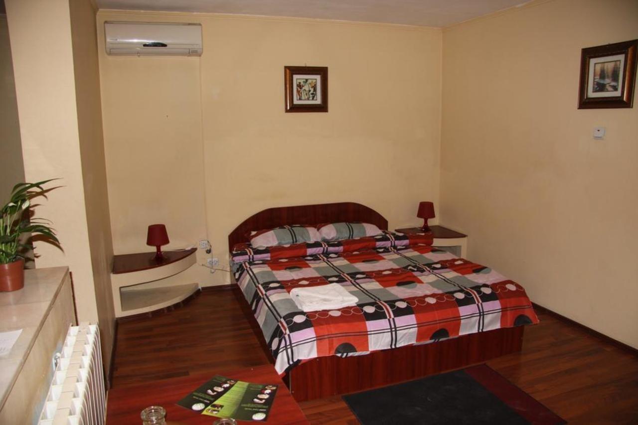Hotel Casa Verde Prosper ブカレスト エクステリア 写真
